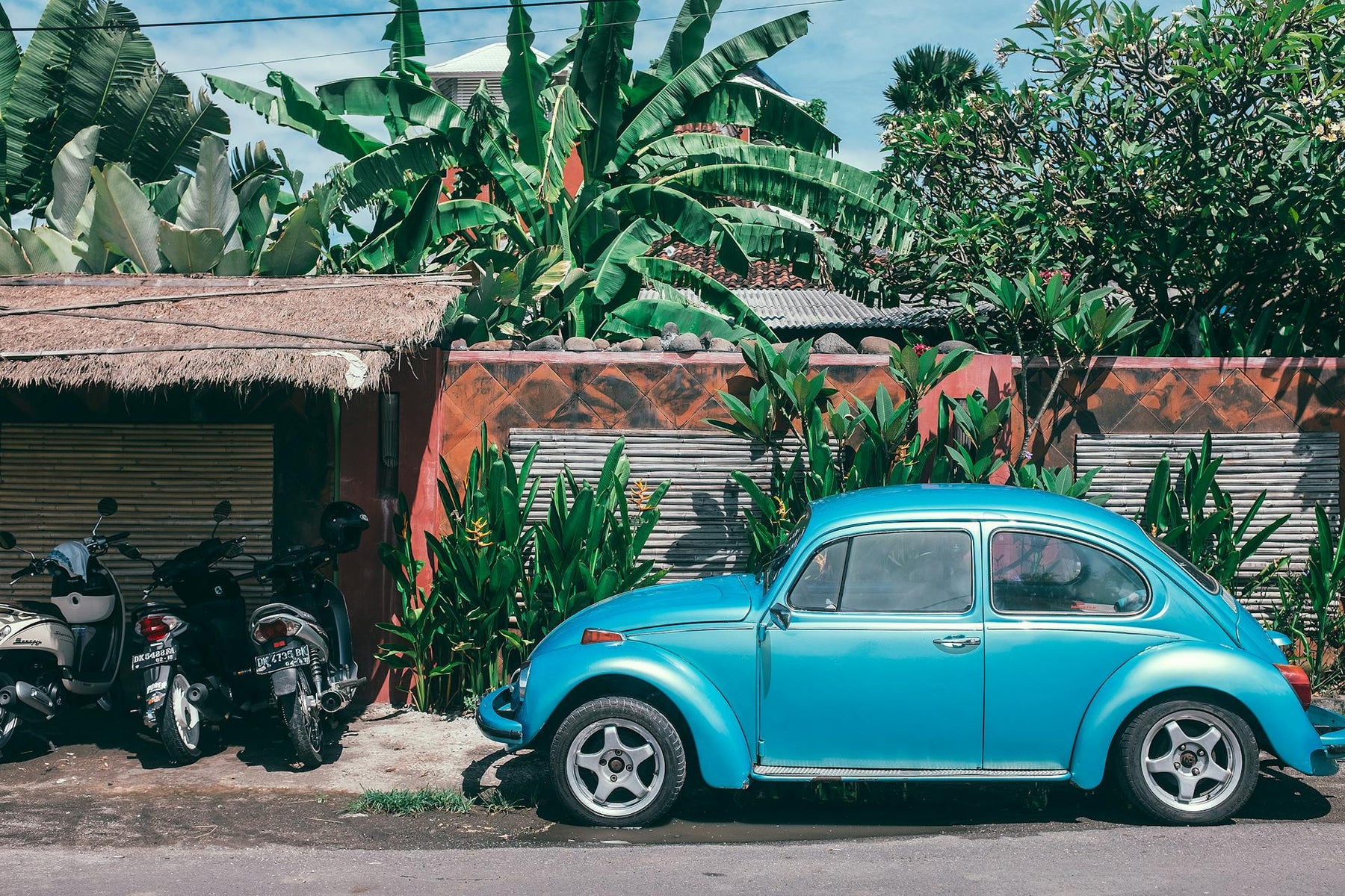 Maintaining Your Car's Shine Between Washes